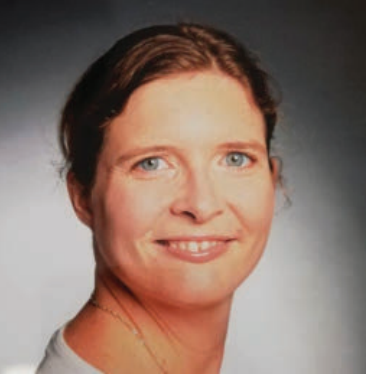 香水的繁榮第一部分:解開(kāi)這一令人驚訝的彈性增長(zhǎng)類(lèi)消費(fèi)品背后的市場(chǎng)驅(qū)動(dòng)力 香水的繁榮第一部分:解開(kāi)這一令人驚訝的彈性增長(zhǎng)類(lèi)消費(fèi)品背后的市場(chǎng)驅(qū)動(dòng)力