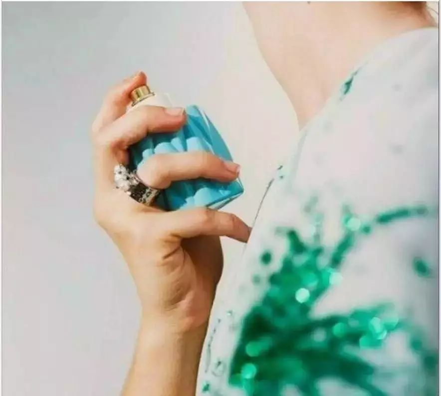 戀愛必備“發(fā)香噴霧”，即使逆風(fēng)十里，依然“香氣”襲人