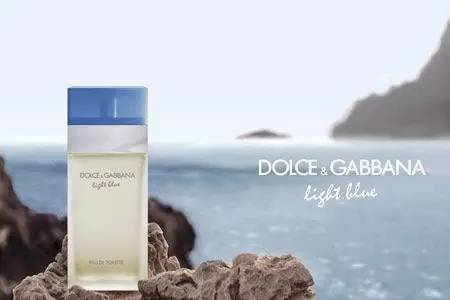 你與酷夏當(dāng)中隔了一瓶香水 你與酷夏當(dāng)中隔了一瓶香水